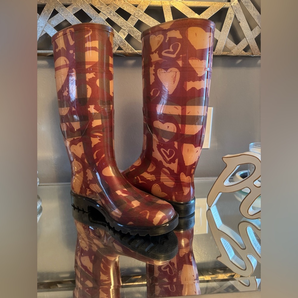 Burberry Heart Nova Check Rain Boots